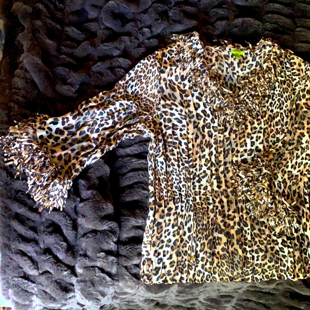 Agora top, in leopard print, pre loved flawless